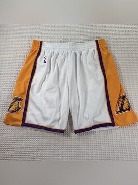 Mitchell & Ness Lakers Shorts Mens Large White Swingman NBA Hardwood Classics